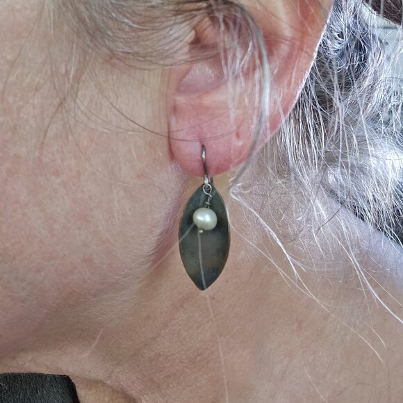 Copper and Fresh-water Pearl handcrafted earrings - Picture 1 of 2